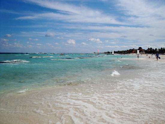 amedia_cdn.tripadvisor.com_media_photo_s_01_75_98_03_the_beach.jpg