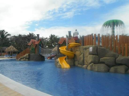 amedia_cdn.tripadvisor.com_media_photo_s_03_6e_6e_39_grand_bahia_principe.jpg