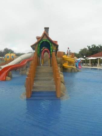 amedia_cdn.tripadvisor.com_media_photo_s_03_6e_6e_9e_grand_bahia_principe.jpg