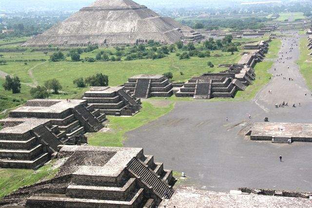 amrtours.files.wordpress.com_2009_10_teotihuacan0eu.jpg