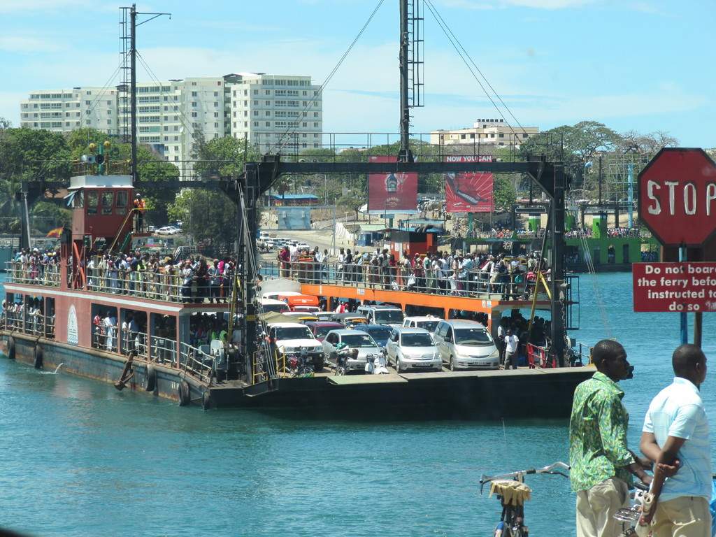 aupload.wikimedia.org_wikipedia_commons_7_71_Mombasa_ferry.JPG