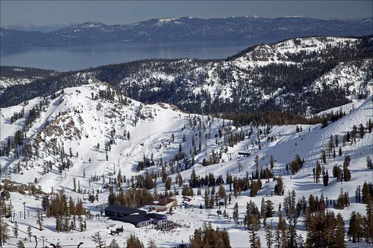 awww.mccullagh.org_db9_1ds_15_squaw_valley_sierra_nevada.jpg