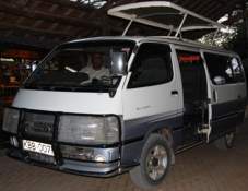 awww.naturaltoursandsafaris.com_images_saf_min_van.jpg