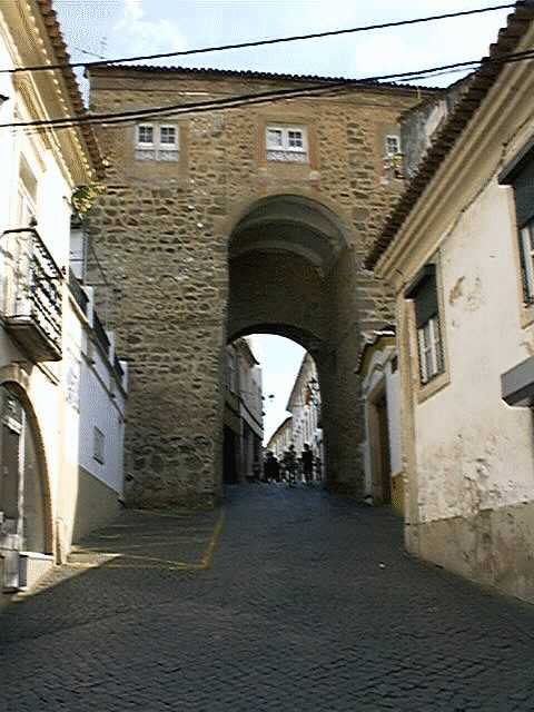 awww.tintazul.com.pt_castelos_ptg_ptg_portalegre_devesa.jpg