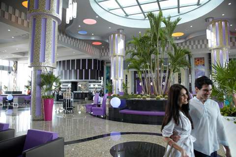 awww.tnetnoc.com_hotelimages_409_250409_2631759_RIU_Palace_Peninsula_All_Inclusive_Lobby_7.jpg