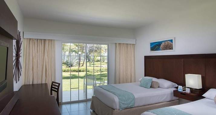 AZS-Grand-Paradise-Samana-Room-Deluxe-004 (2).jpg