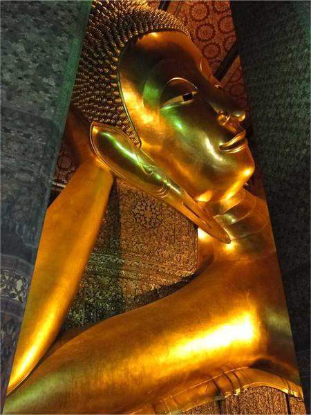 Buda deitado.jpg