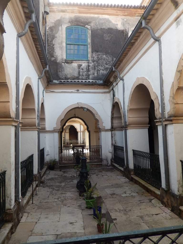 Convento do Carmo.JPG