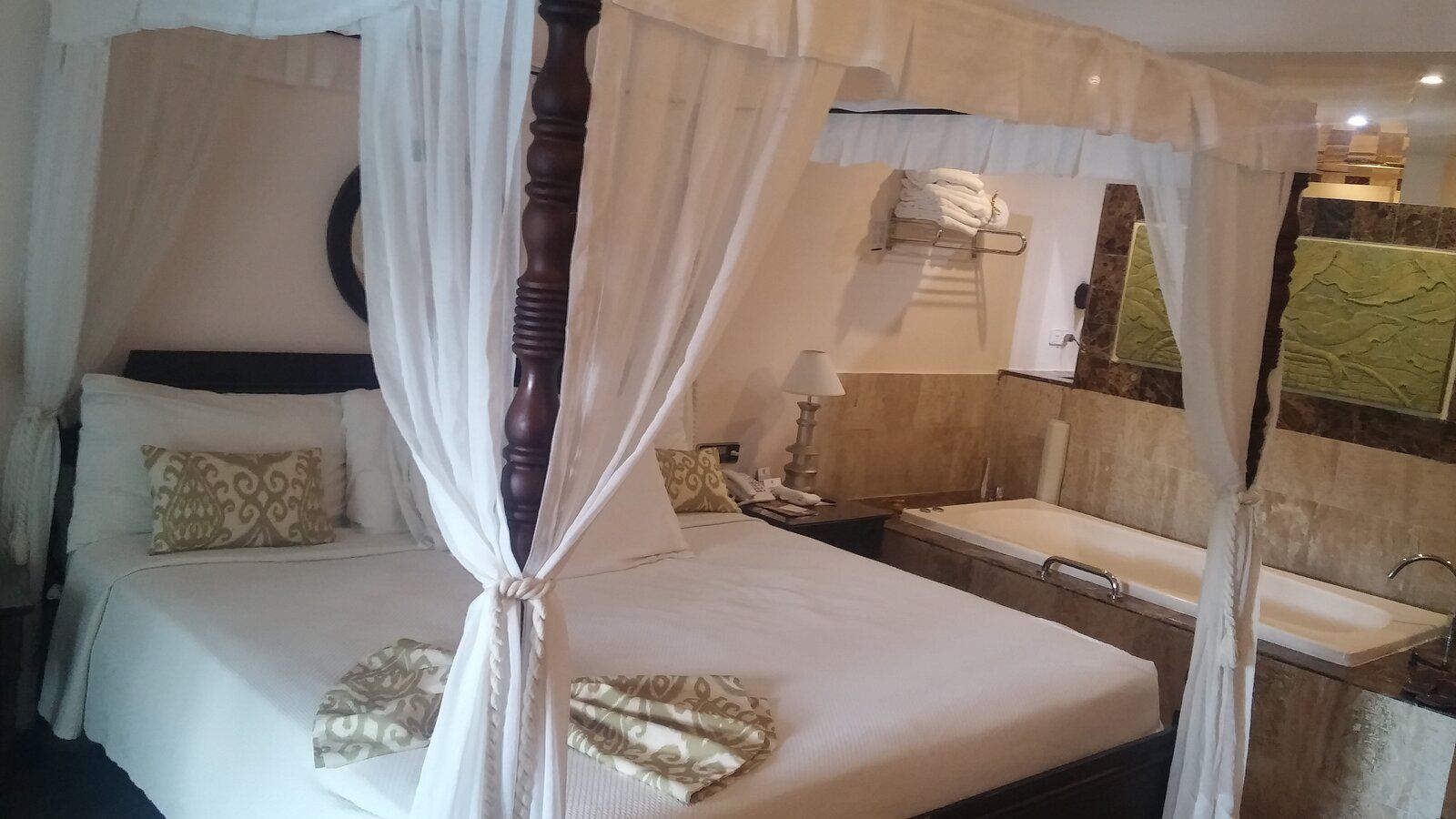 hotel1.jpg