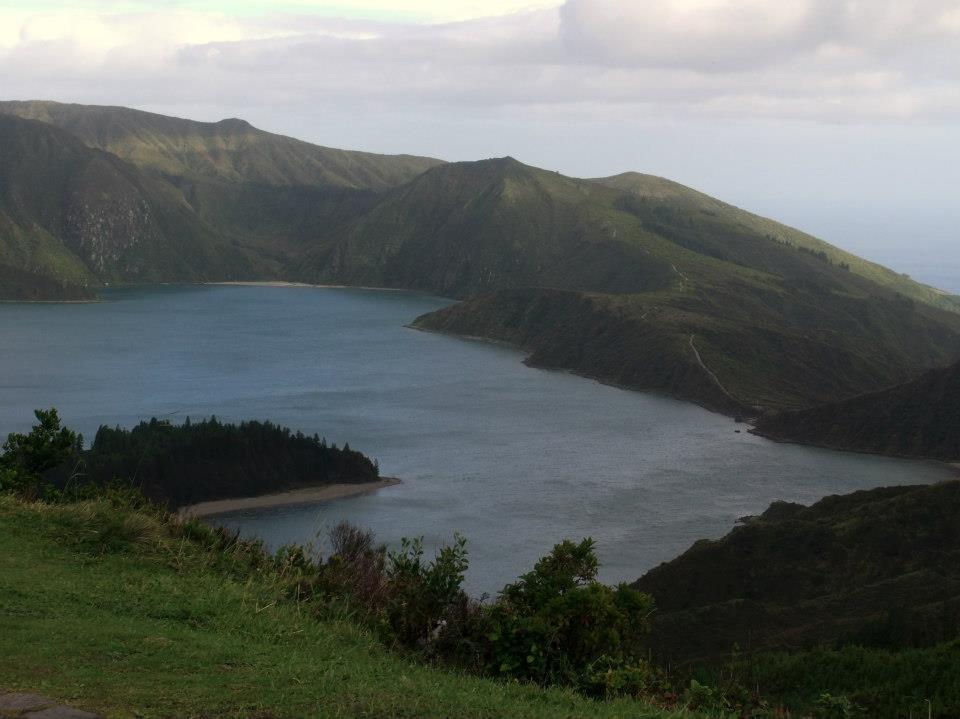 lagoa do fogo.jpg