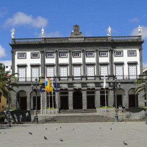 Vários