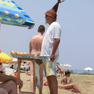 Vendedor de Bolas Berlim Grego (Praia de Malia)