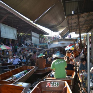 Daemnan Saduak Market