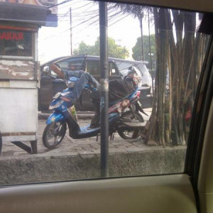 Jakarta - Ojek a descansar ahahahahahahah