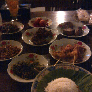 Jakarta - O famoso e tradicional Masakan Padang (picante como gosto ahahahah)