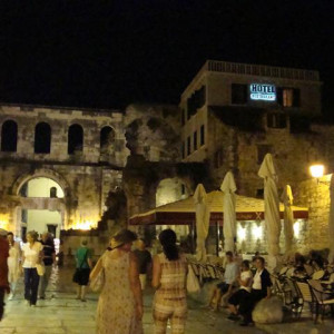4DSC04185 Palácio Diocleciano (Porta Argentea) - Split.JPG