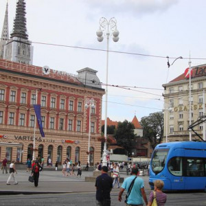 7DSC03605 Trg Bana Jelacica - Zagreb.JPG