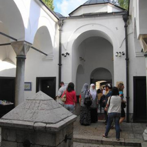 2DSC03668 Gazi Husrev Begova Medresa (Escola Islâmica)   Sarajevo 3