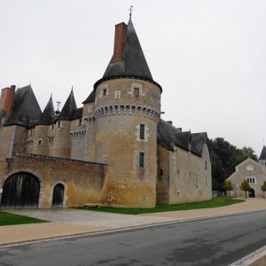 DSC01529FougeresSurBievre [640x480].JPG
