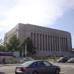 3Parlamentsgebaude (Parlamento) 2 - Helsinquia.JPG