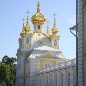 4Petrodvorets - Bolshoj dvorets (Capela Este).JPG