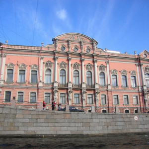 4Dvorets Beloselskikh-Belozerskikh 2 - S. Petersburgo.JPG