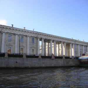 4Anichovskii Dvorets - S. Petersburgo.JPG