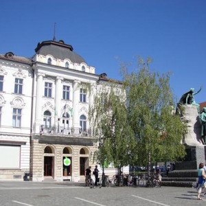 DSC04527 Farmácia (Presernov Trg)   Ljubljana 03