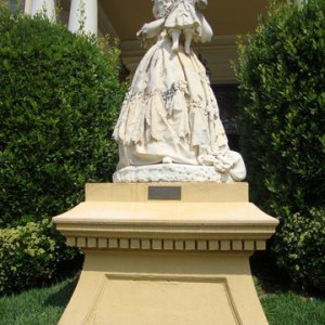DSC03335  Palau Pedralbes_Isabel II.JPG