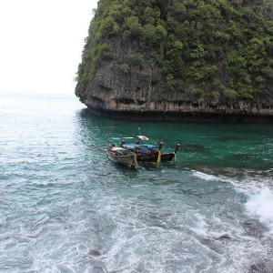 Uma das entradas em Maya Bay bastante perigosa por sinal, parece que é só os Long Tail Boats que vão por aqui.