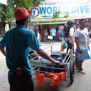Transporte da bagagem para o hotel Andaman Legacy - Phi Phi
