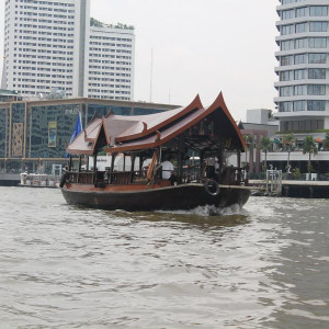 Barco no rio em Bangkok