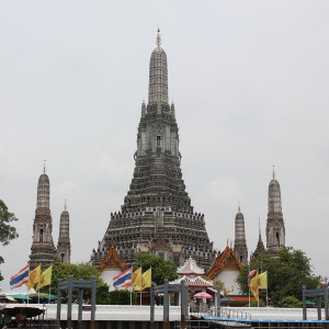 Wat Arun visto do rio