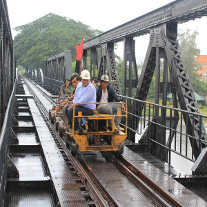 Ponte sobre o rio Kwai