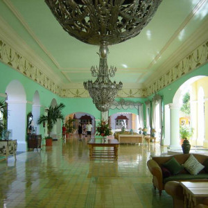 Área de estar junto ao lobby