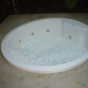 jACUZZI2