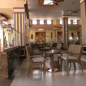 Lobby_BarDir.JPG