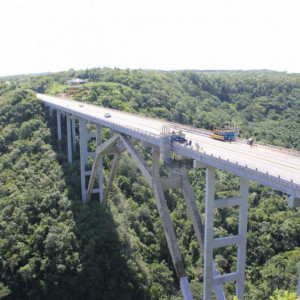 Ponte à entrada de Matanzas