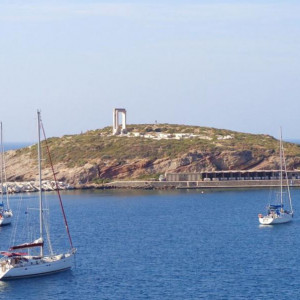 12Naxos