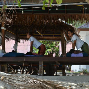 Phi Phi Long Beach (Massagens na praia)