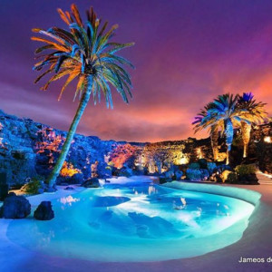 Jameos%20del%20Agua%20at%20night_2