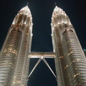 Malásia | Kuala Lumpur | Petronas by night