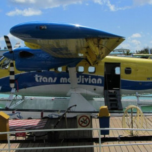 O hidroavião que nos transportou à ilha