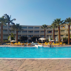13. Piscina
