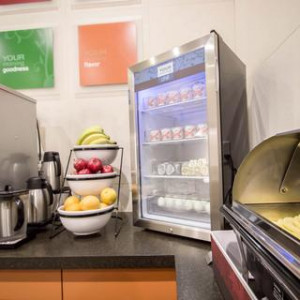 2631759-Comfort-Inn-Manhattan-Bridge-Dining-1-DEF