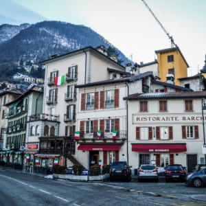 Como (12)