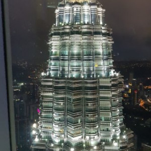 Vista para a outra torre - Andar 86 - Petronas
