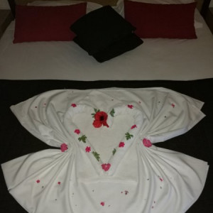 Quarto de casal decorado :)
