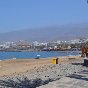 Praia junto ao hotel H10 Las Palmeras