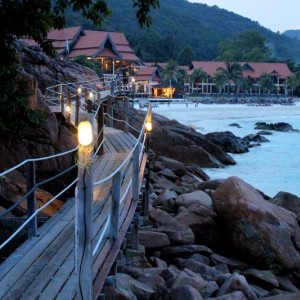 Passadiço para Redang Reef Resort e Redang Laguna ao fundo